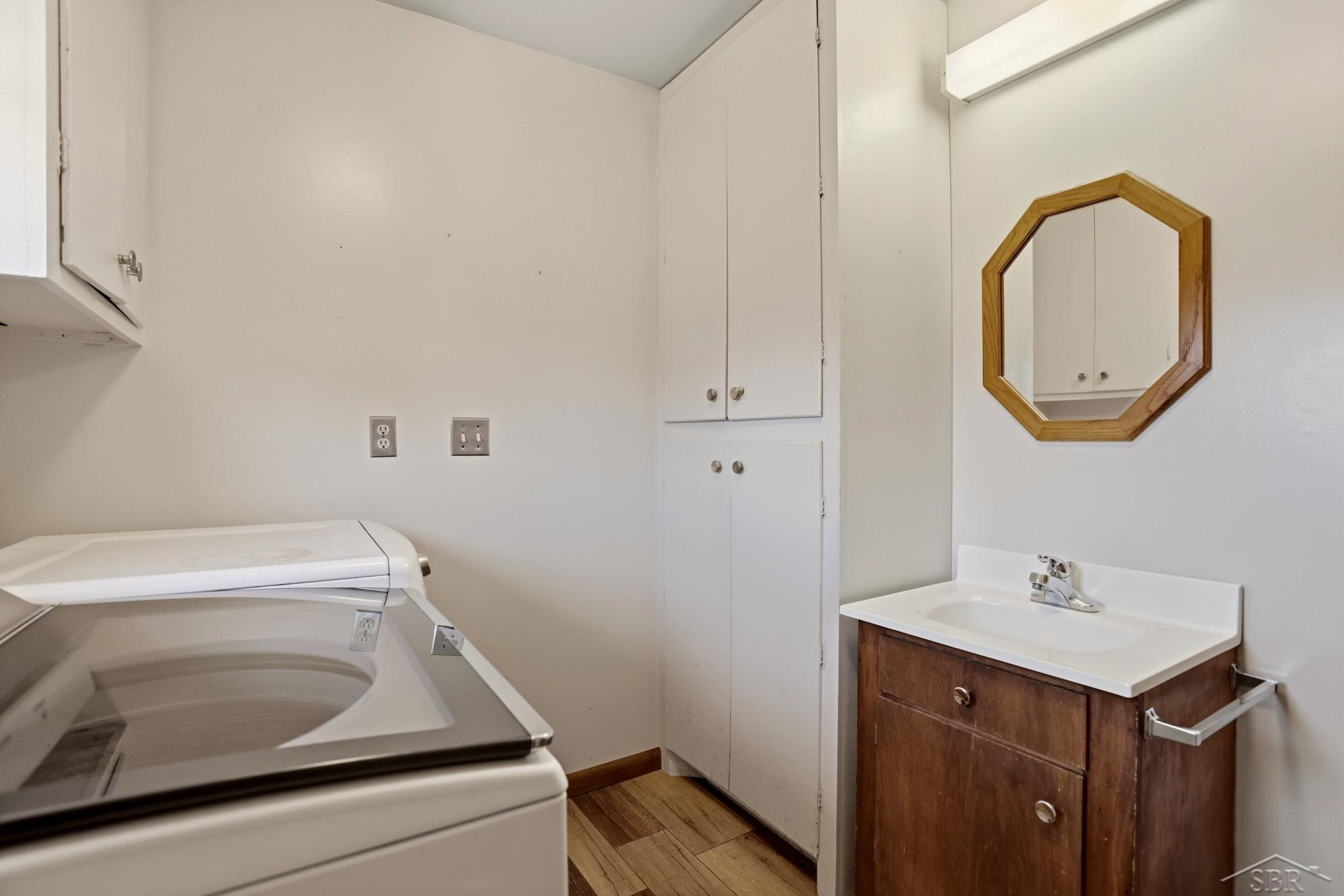 8530 South Orr Road Freeland, MI 48623 - Photo 16 of 61