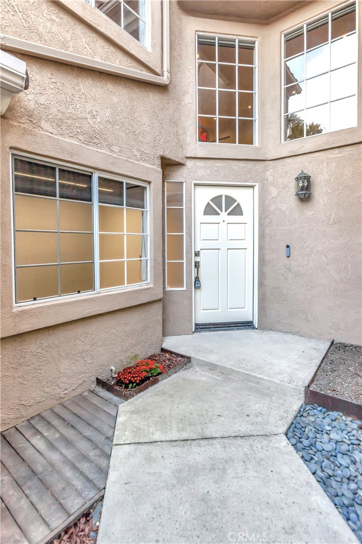 32395 Outrigger Way Laguna Niguel, CA 92677 - Photo 2 of 33 Entrance - lots of windows