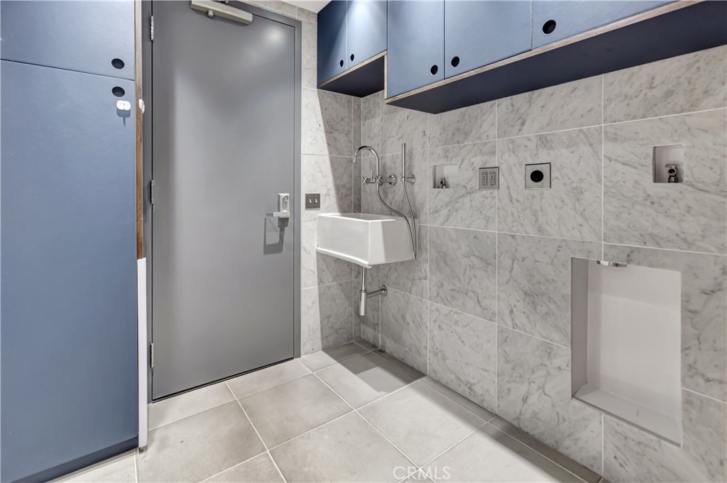 32395 Outrigger Way Laguna Niguel, CA 92677 - Photo 29 of 33 Indoor laundry room