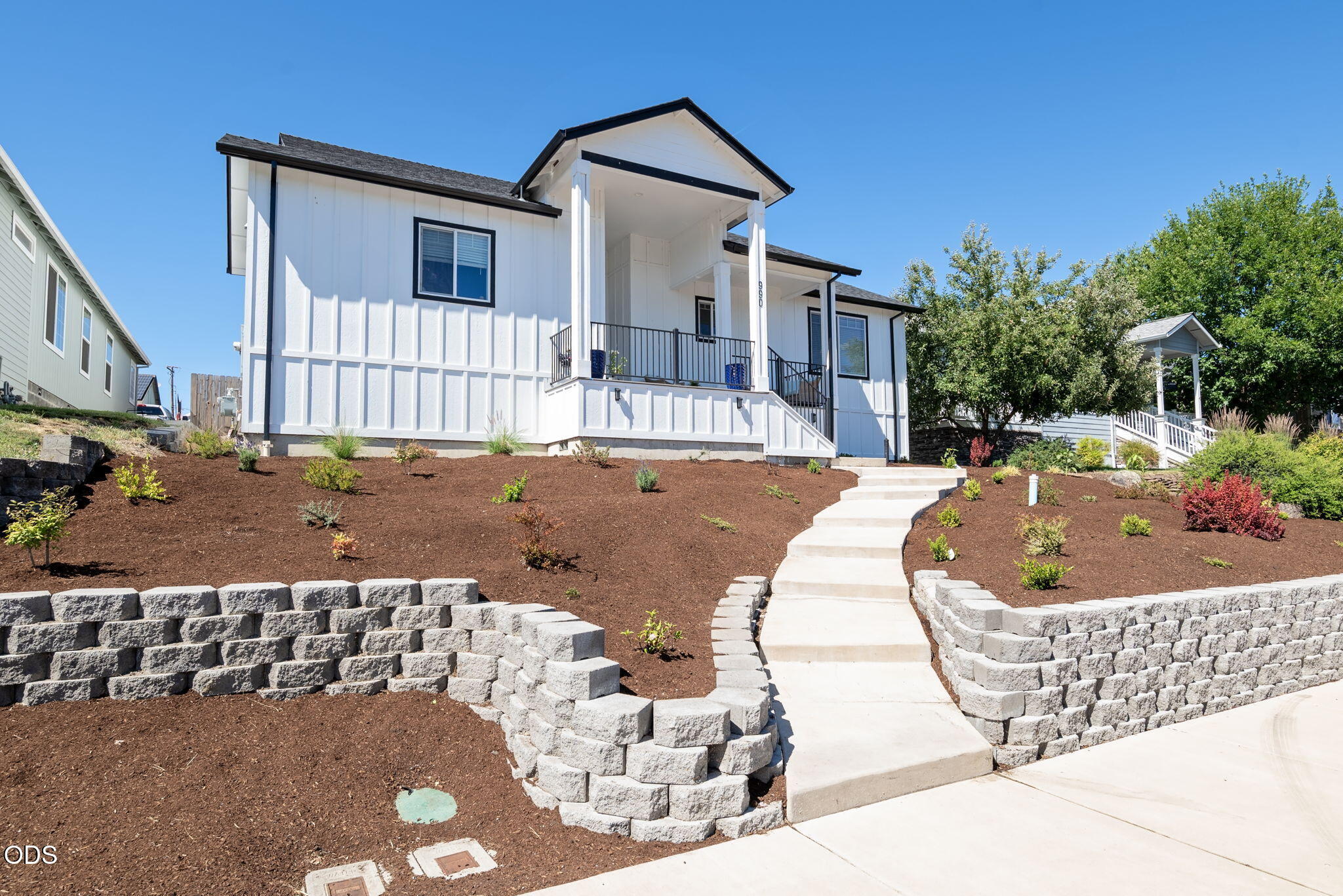 990 Win Way Eagle Point, OR 97524 - Photo 42 of 44