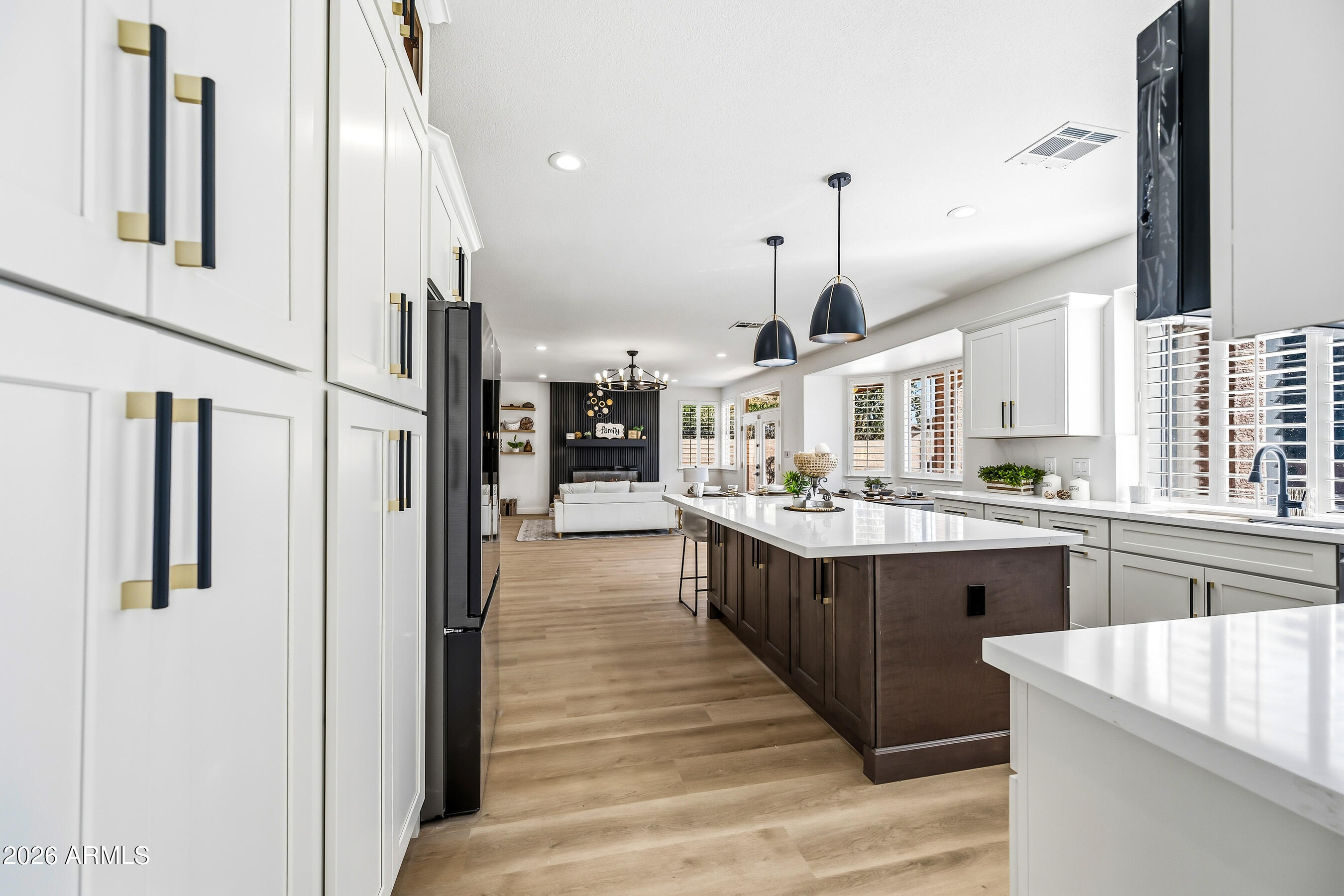 815 East Desert Trumpet Road Phoenix, AZ 85048 - Photo 22 of 57 Large Quartz Island