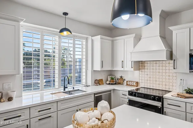 $1,295,000 | 815 East Desert Trumpet Road, Phoenix, AZ 85048