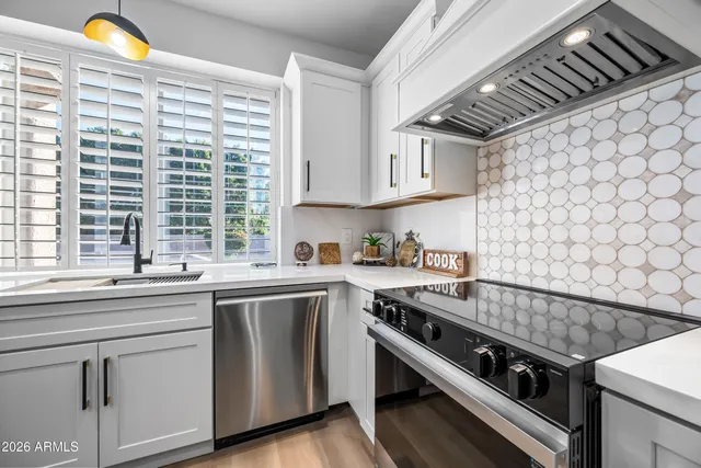 $1,295,000 | 815 East Desert Trumpet Road, Phoenix, AZ 85048