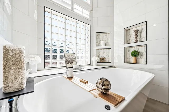 $1,295,000 | 815 East Desert Trumpet Road, Phoenix, AZ 85048