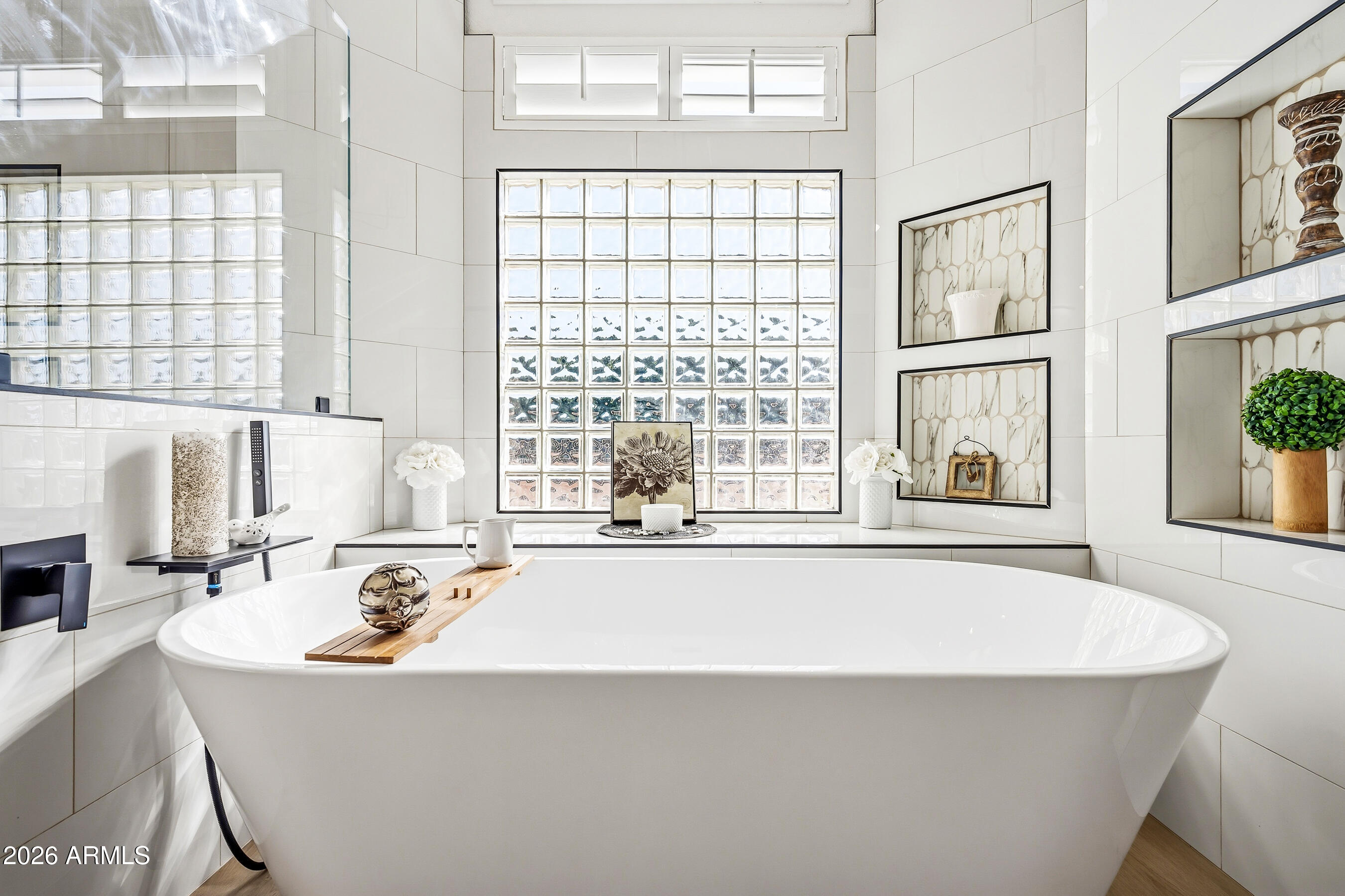 815 East Desert Trumpet Road Phoenix, AZ 85048 - Photo 35 of 57 Custom Niches