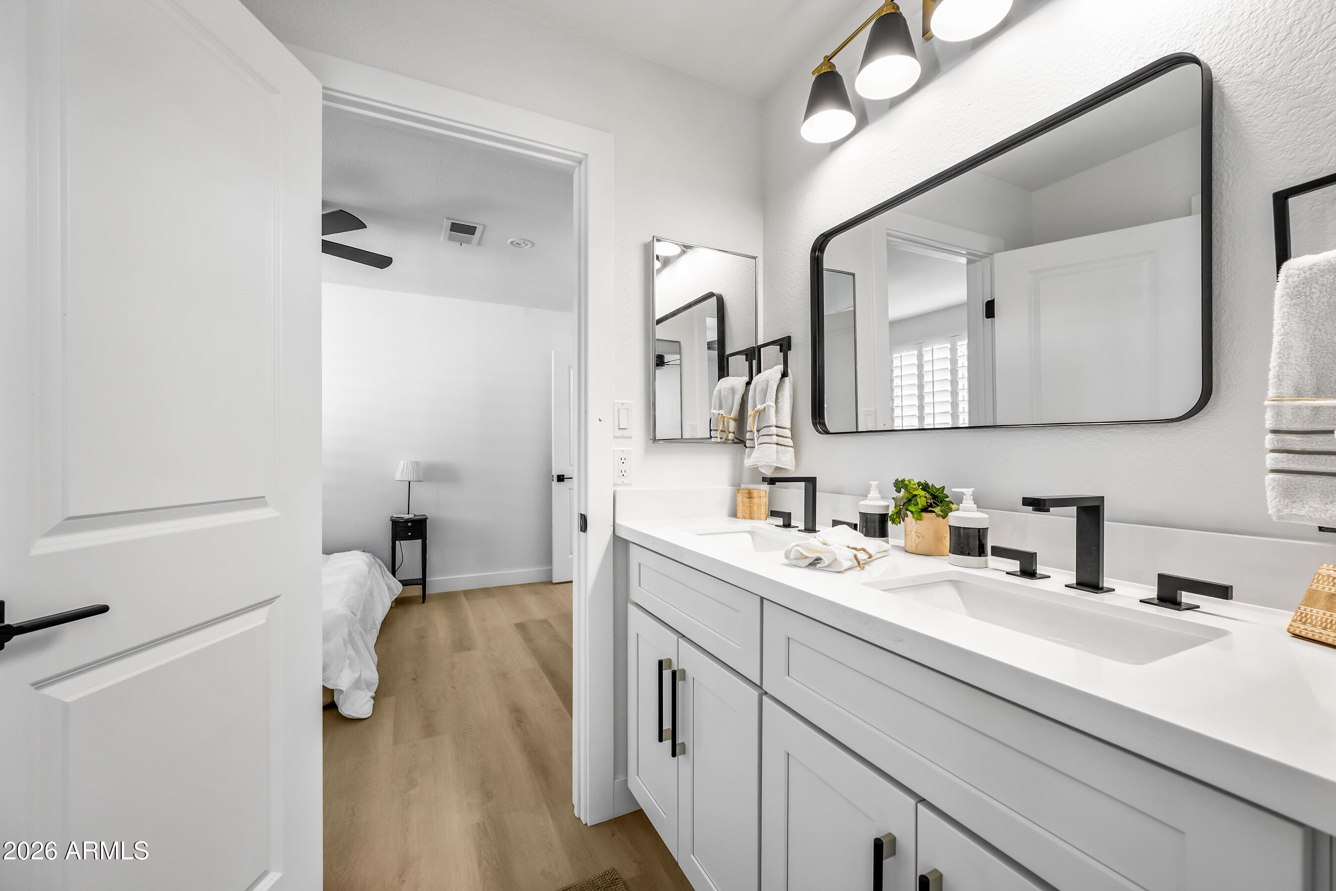 815 East Desert Trumpet Road Phoenix, AZ 85048 - Photo 43 of 57 Upstairs Jack and Jill Bathroom