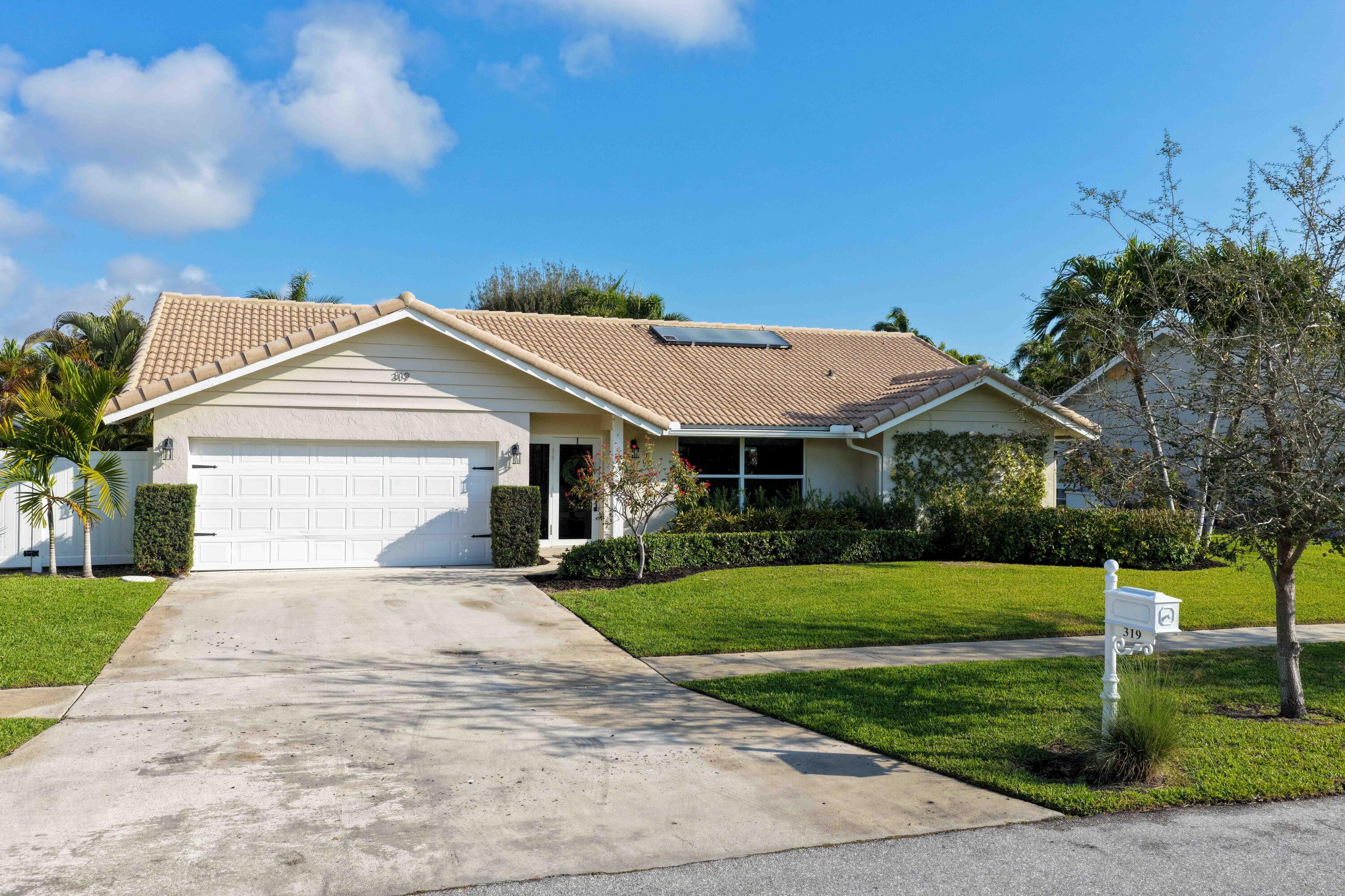 319 Sequoia Lane Boca Raton, FL 33487 - Photo 33 of 37 DJI_20260227090319_0001_D