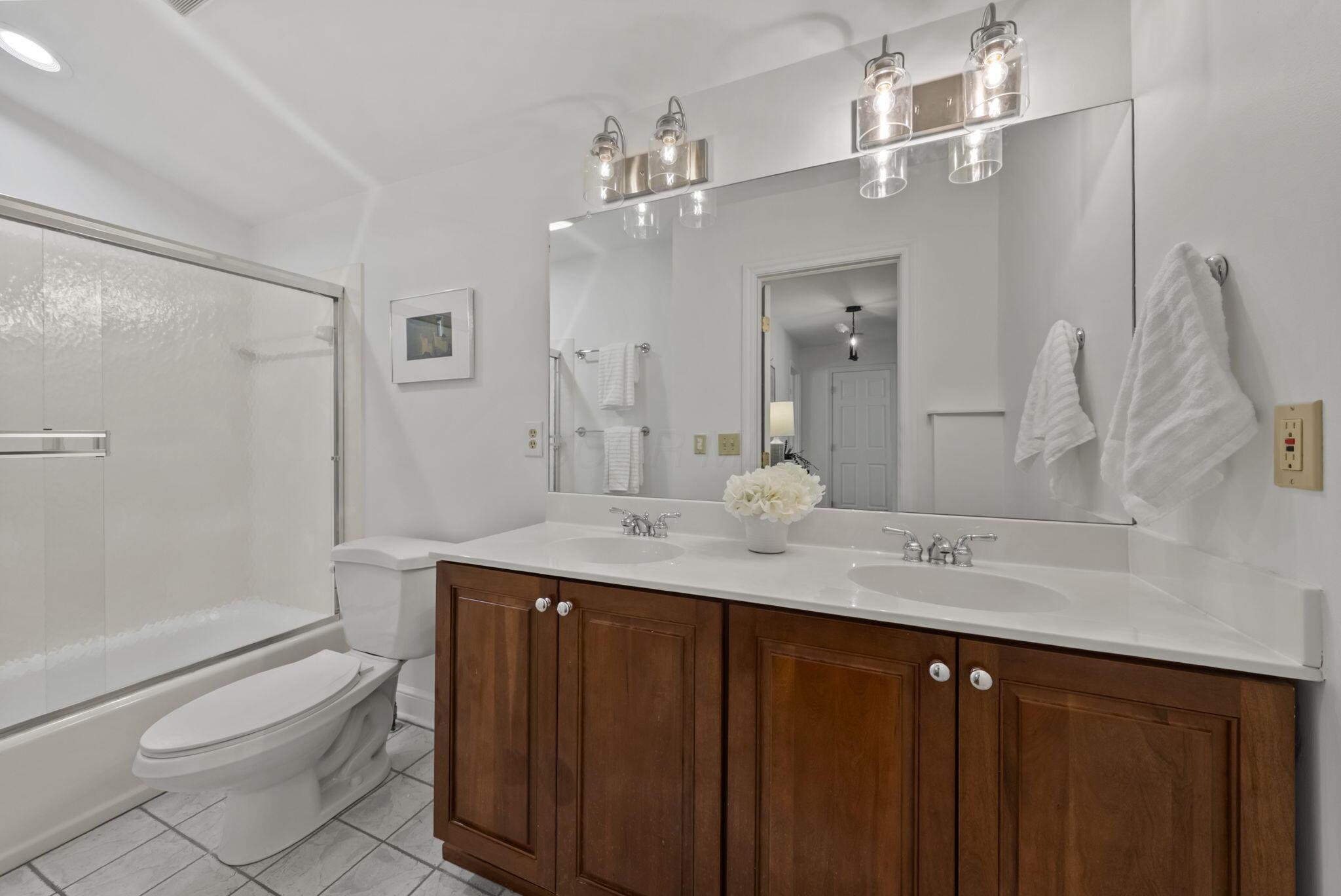 2636 Welsford Road Upper Arlington, OH 43221 - Photo 32 of 49 Double sink and tub/shower