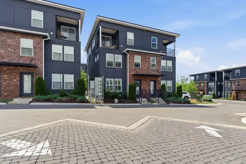 $2,100 | 102 Duke Street, Unit 44, Nashville, TN 37207