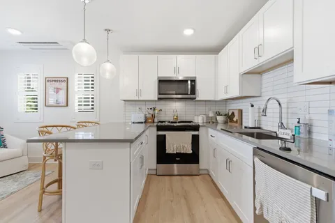 $2,100 | 102 Duke Street, Unit 44, Nashville, TN 37207