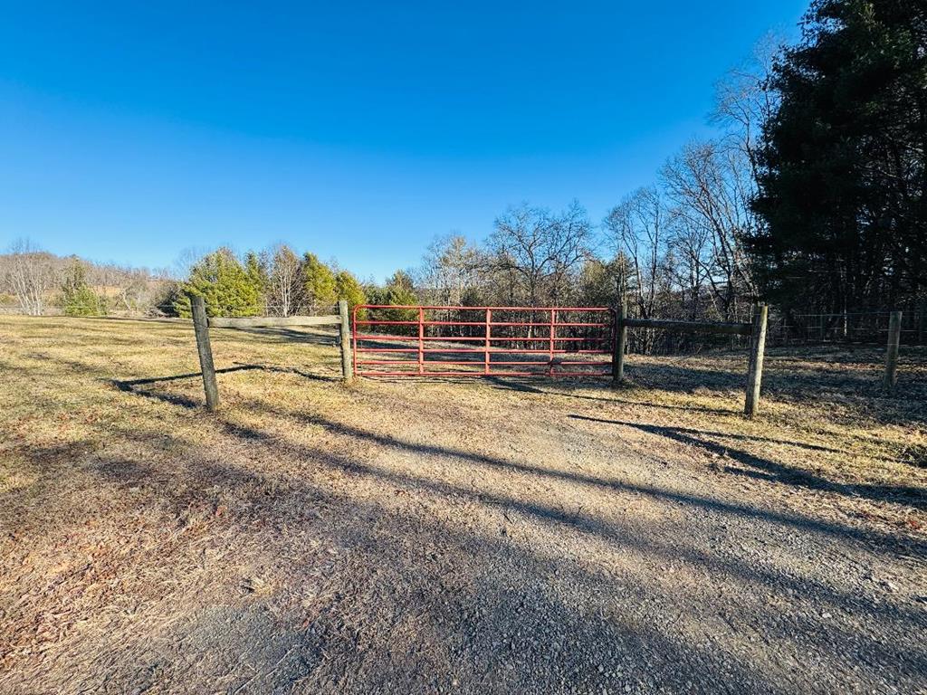 2528 Marian Road Dugspur, VA 24325 - Photo 37 of 40 Gallery Image 37