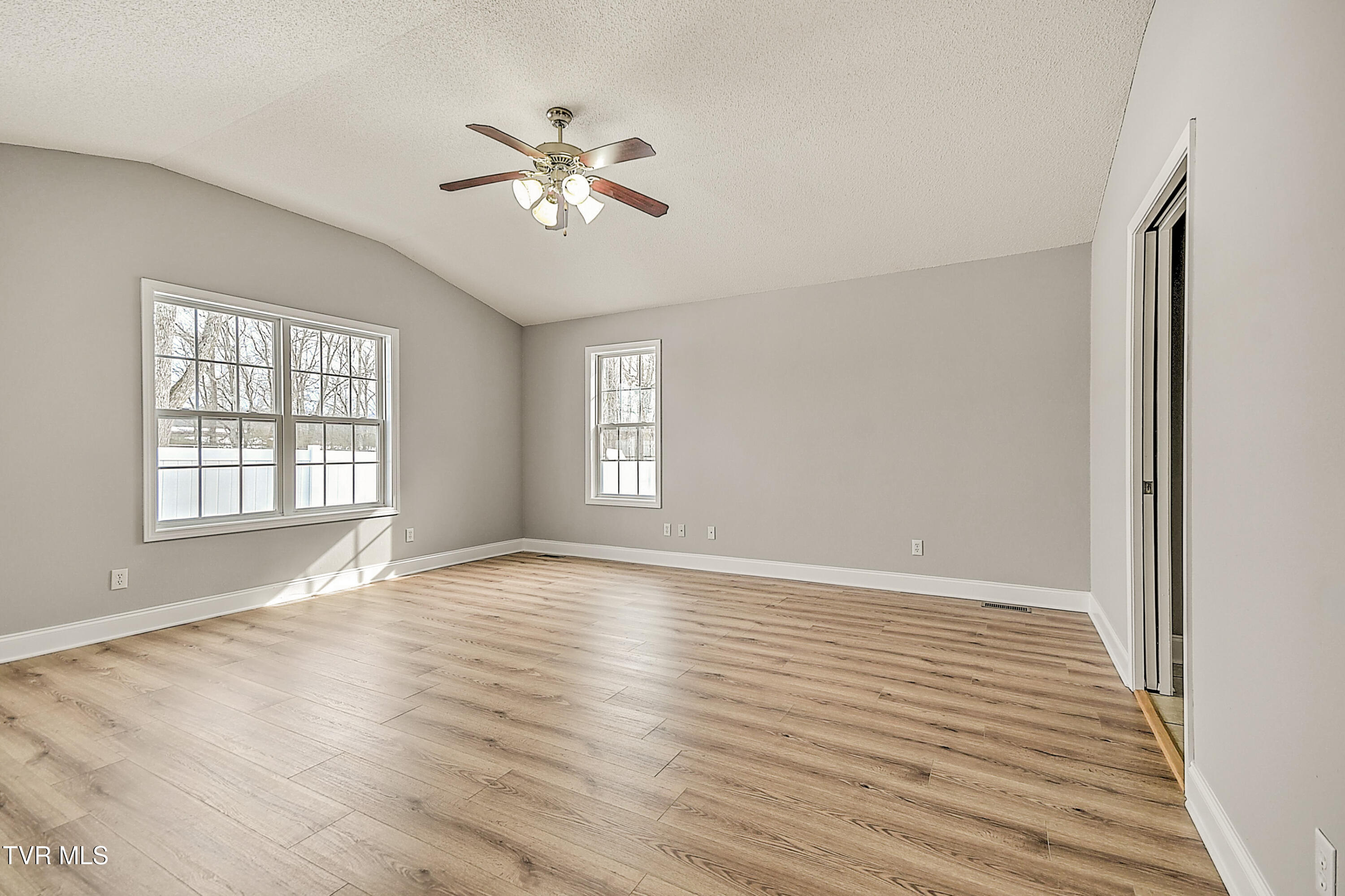 673 Sugar Hollow Road Telford, TN 37690 - Photo 16 of 39 673 Sugar Hollow BK-20