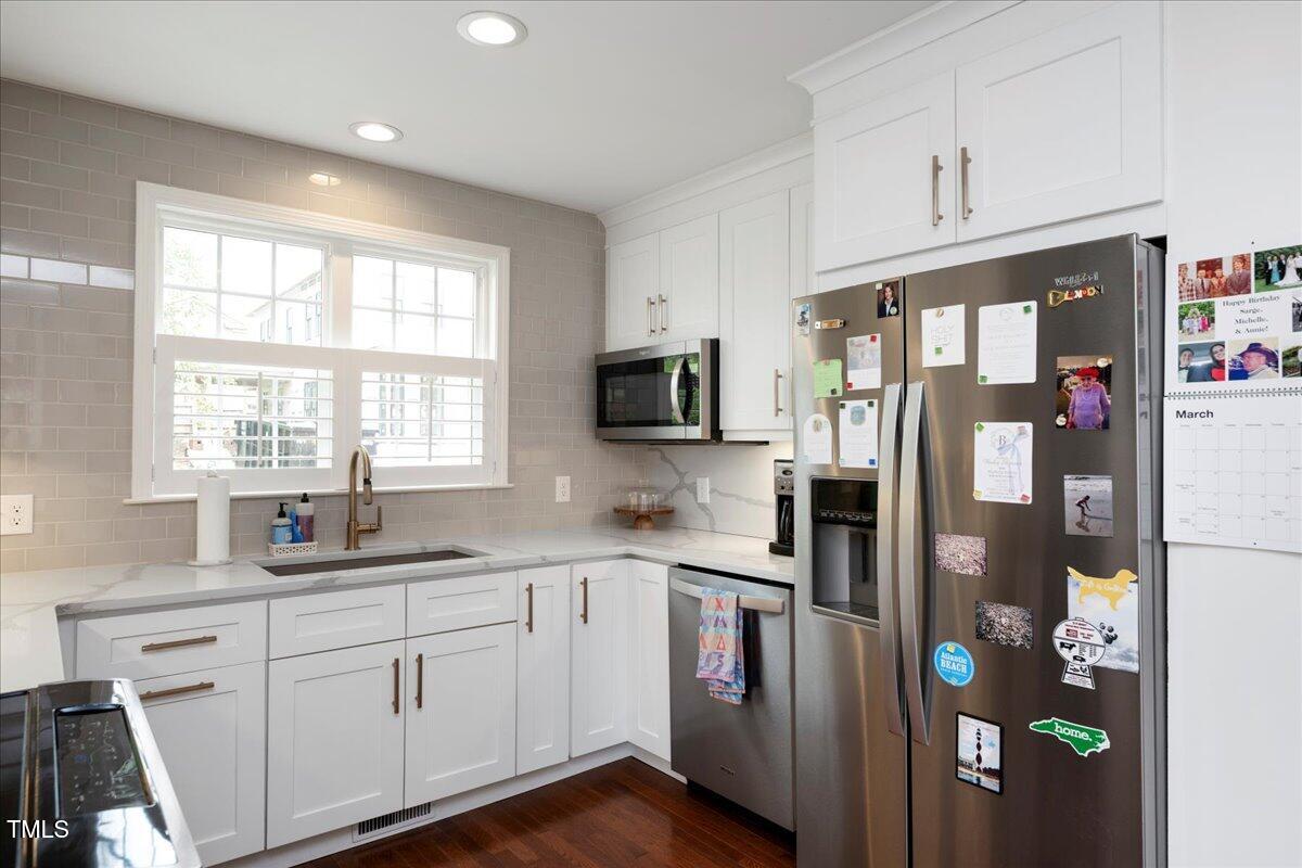 528 Moseley Lane Raleigh, NC 27601 - Photo 11 of 21 11-9