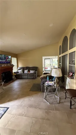 $2,500 | 37042 Vista Leon, Palmdale, CA 93550