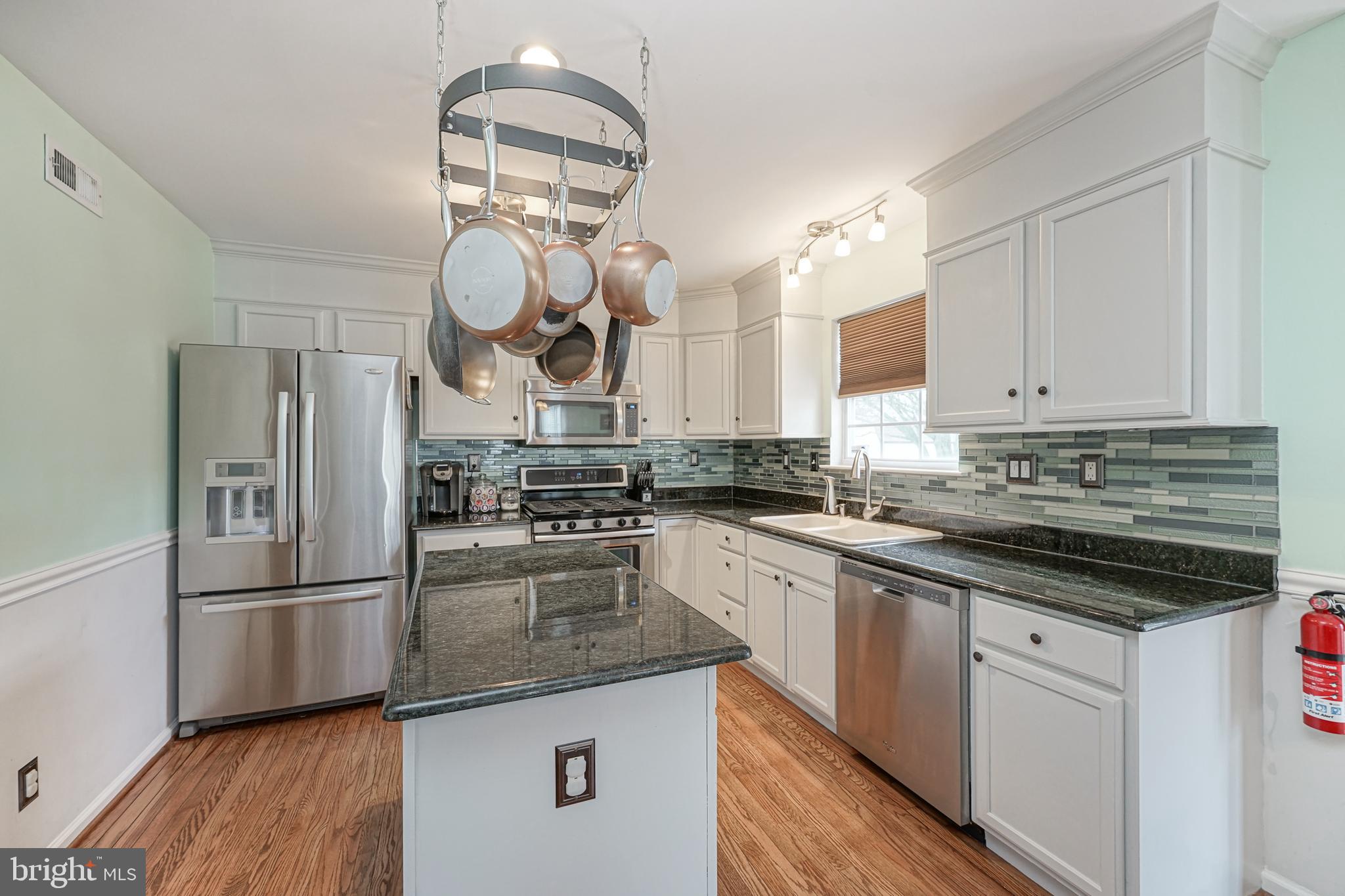 22 Lexington Park Road Sicklerville, NJ 08081 - Photo 12 of 31 Gallery Image 12