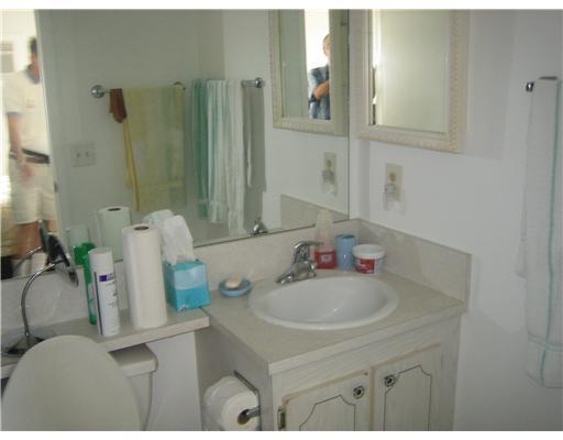23 Fanshaw A, Unit 23 Boca Raton, FL 33434 - Photo 6 of 18 Master Bathroom