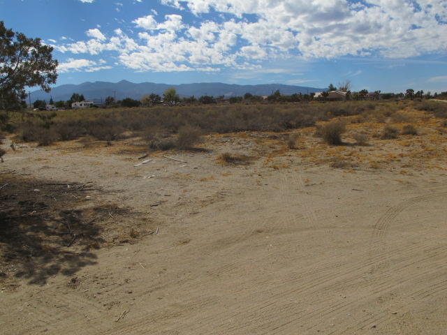 Mesa Road Phelan, CA 92371 - Photo 5 of 5 a view of lake