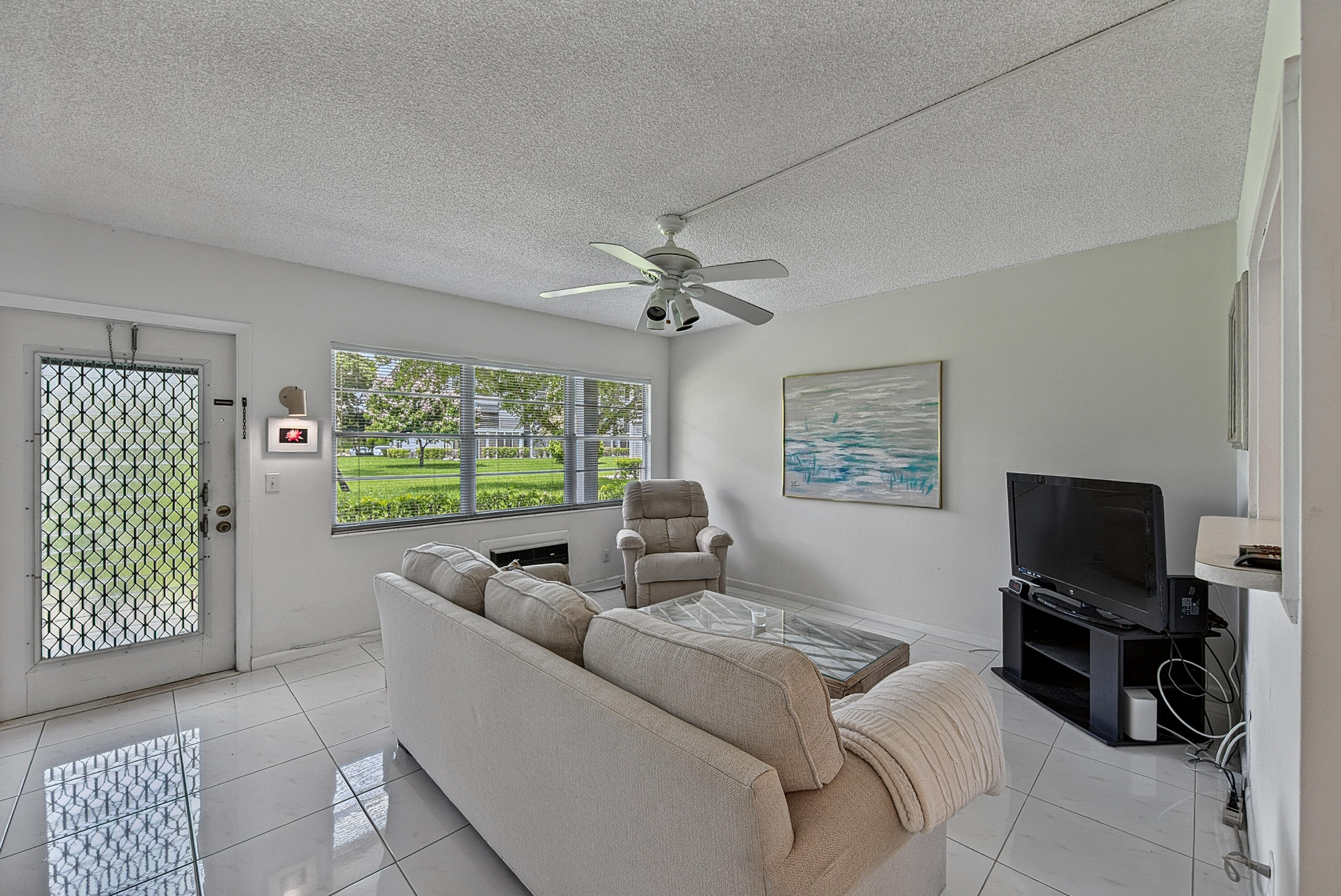 50 Suffolk B, Unit 50 Boca Raton, FL 33434 - Photo 14 of 20 Living Room