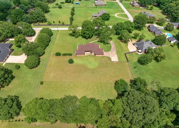 $420,000 | 19606 Norfolk Drive, Flint, TX 75762