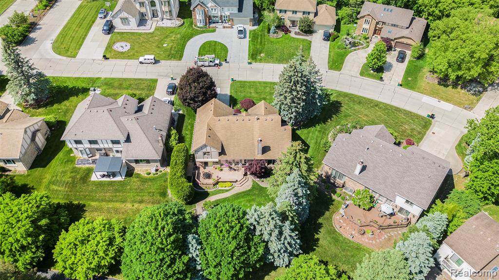 31220 Country Ridge Circle Farmington Hills, MI 48331 - Photo 34 of 35