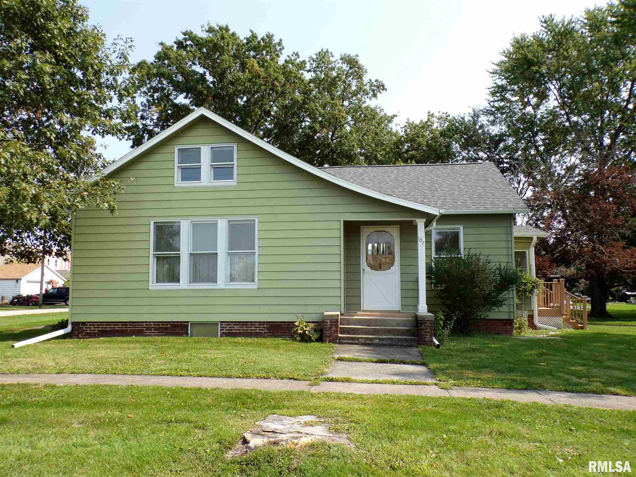 107 South Pilot Street Oneida, IL 61467 - Photo 1 of 34 Gallery Image 1