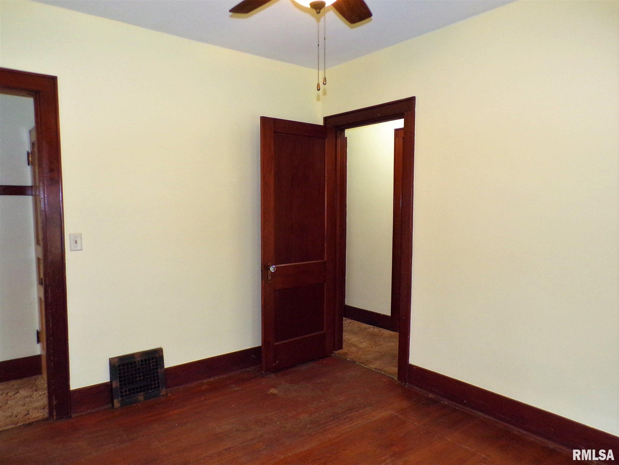 107 South Pilot Street Oneida, IL 61467 - Photo 21 of 34 Gallery Image 21