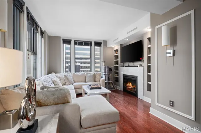$229,900 | 314 North Broadway, Unit 1703, St. Louis, MO 63102