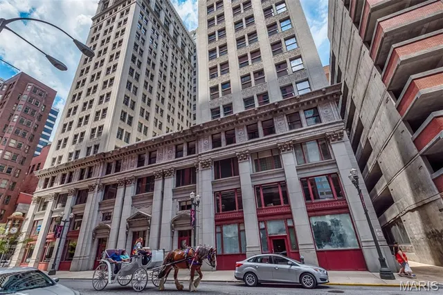 $229,900 | 314 North Broadway, Unit 1703, St. Louis, MO 63102