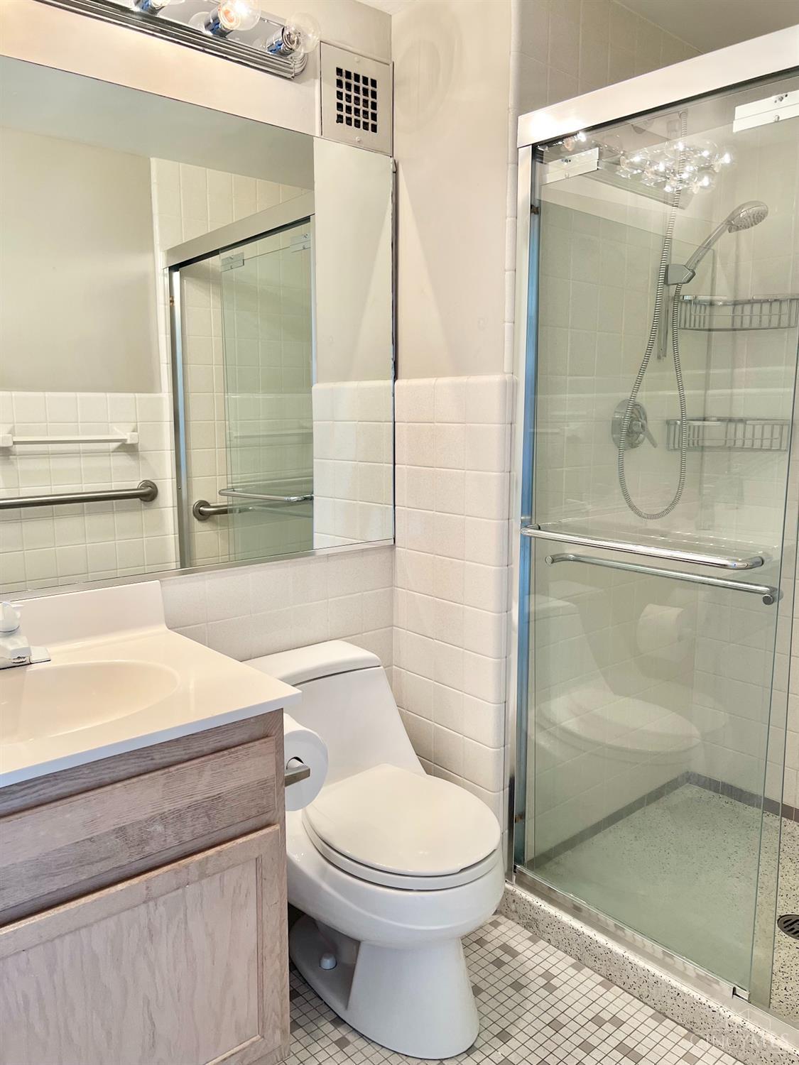 2324 Madison Road, Unit 1509 Cincinnati, OH 45208 - Photo 13 of 18