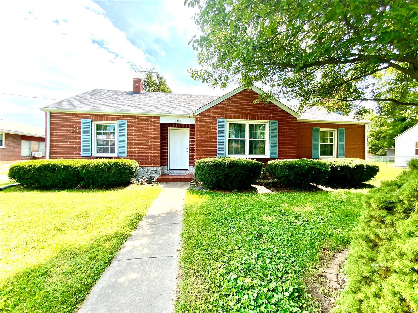 2819 Ridgedale Drive Godfrey, IL 62035 - Photo 1 of 17 Gallery Image 1