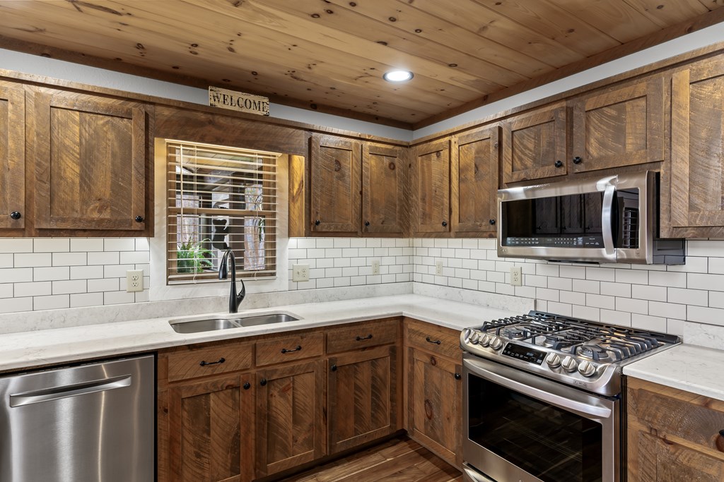 128 Ridge Brook Drive Morganton, GA 30560 - Photo 8 of 61