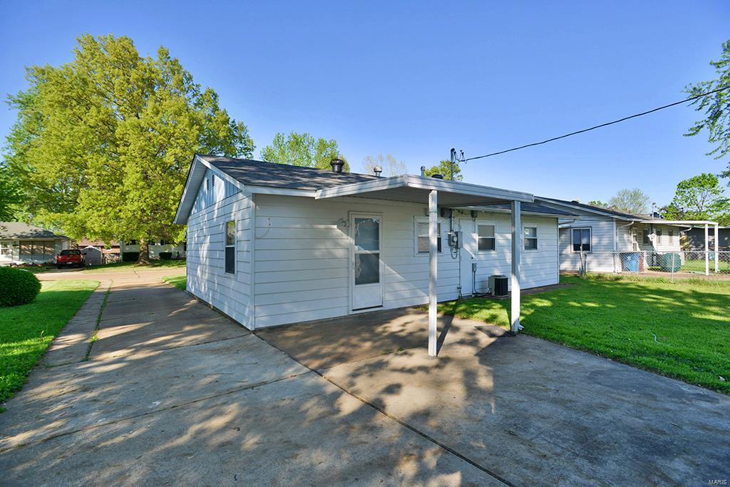 4658 Heege Road St. Louis, MO 63123 - Photo 8 of 32 Gallery Image 8