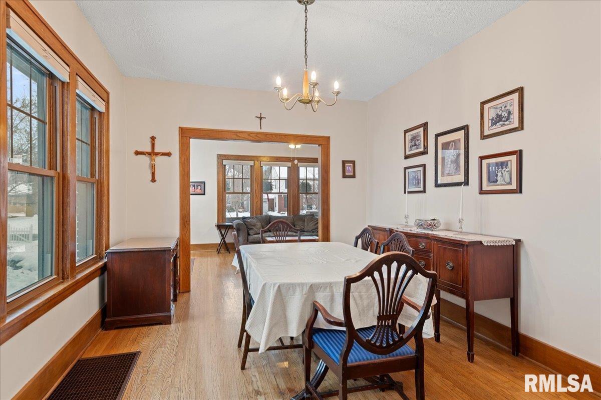 1418 South Douglas Avenue Springfield, IL 62704 - Photo 13 of 36