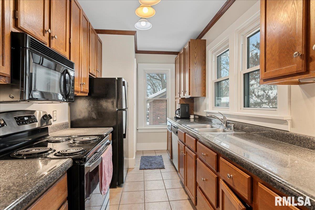 1418 South Douglas Avenue Springfield, IL 62704 - Photo 15 of 36