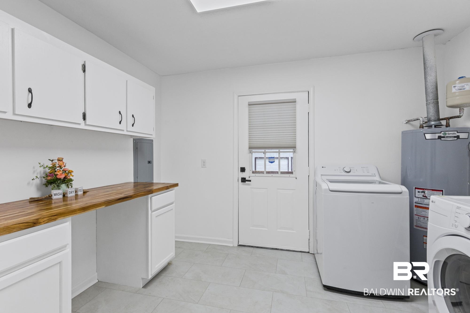 6701 Lott Road Semmes, AL 36575 - Photo 18 of 24 Laundry