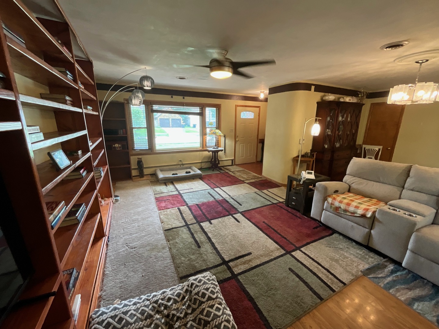 852 Carr Street Elgin, IL 60123 - Photo 4 of 30
