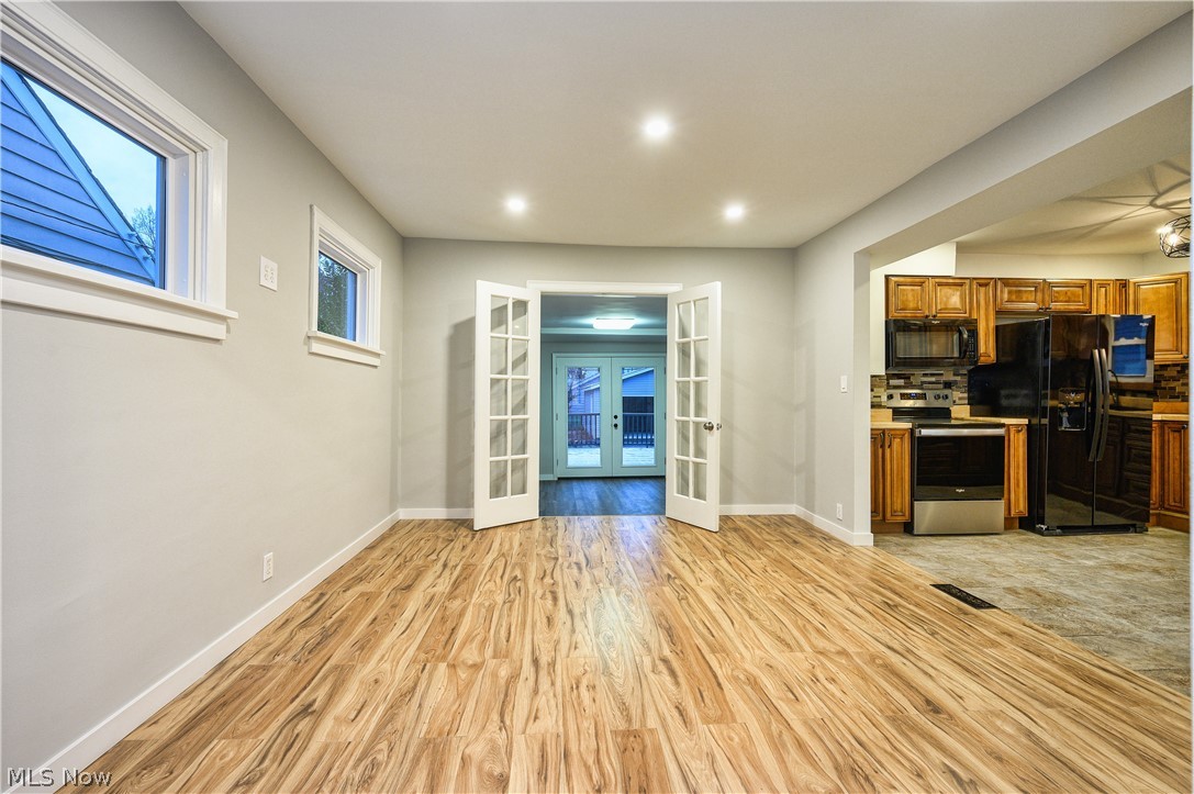 1161 Winston Road Cleveland, OH 44121 - Photo 7 of 24