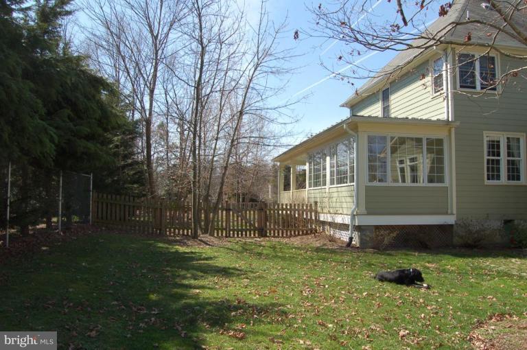 6017 Colchester Road Fairfax, VA 22030 - Photo 14 of 23 Exterior (Rear)
