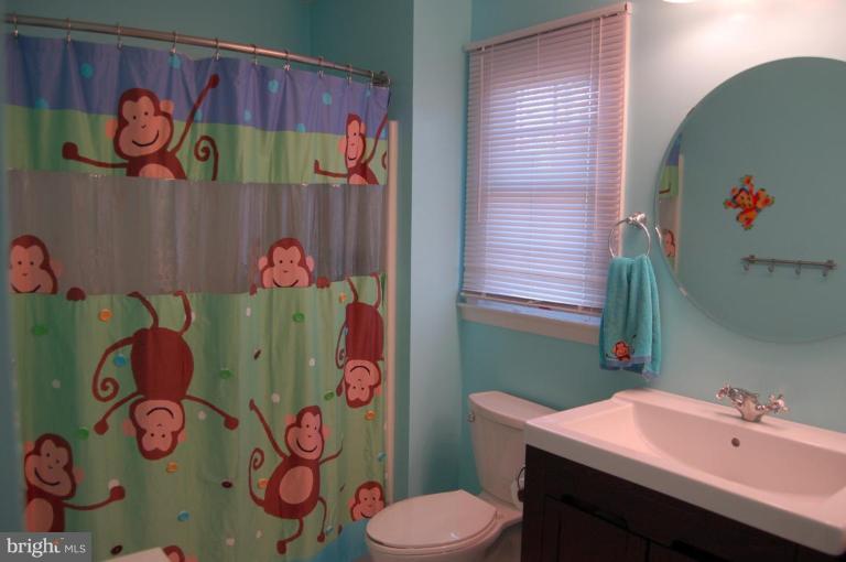 6017 Colchester Road Fairfax, VA 22030 - Photo 19 of 23 Bath #2