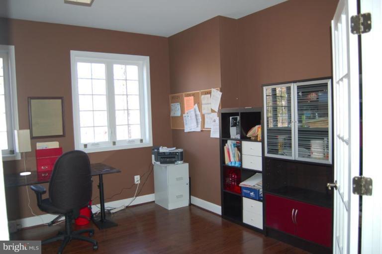 6017 Colchester Road Fairfax, VA 22030 - Photo 10 of 23 Study