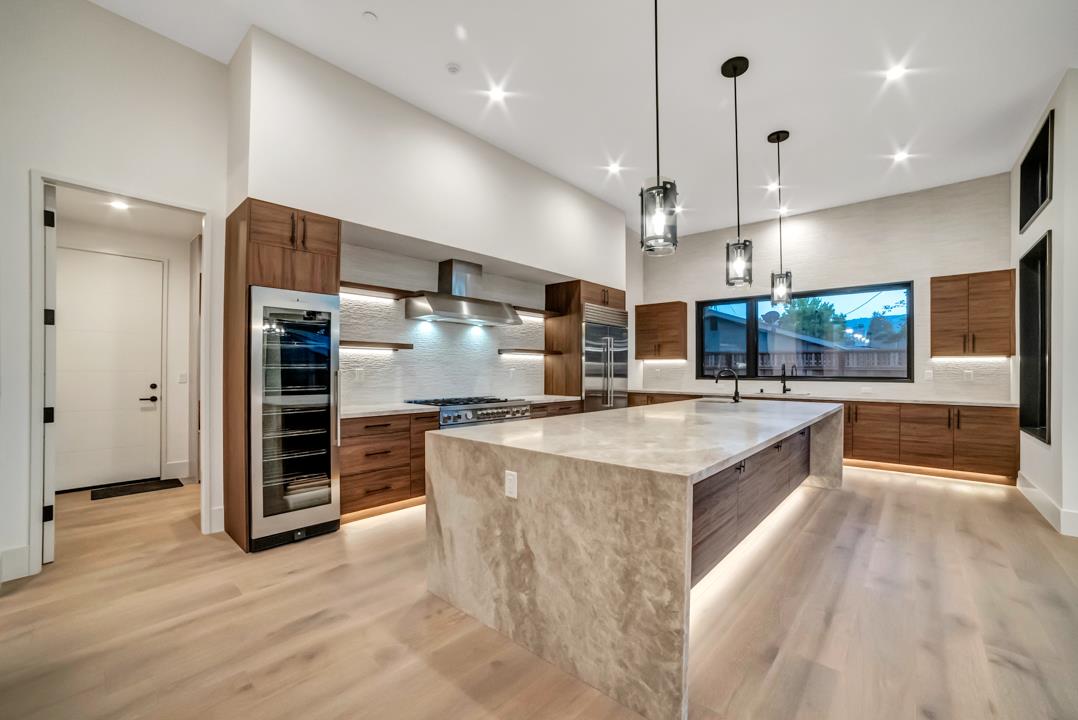 1686 Dalehurst Avenue Los Altos, CA 94024 - Photo 13 of 65 Gallery Image 13