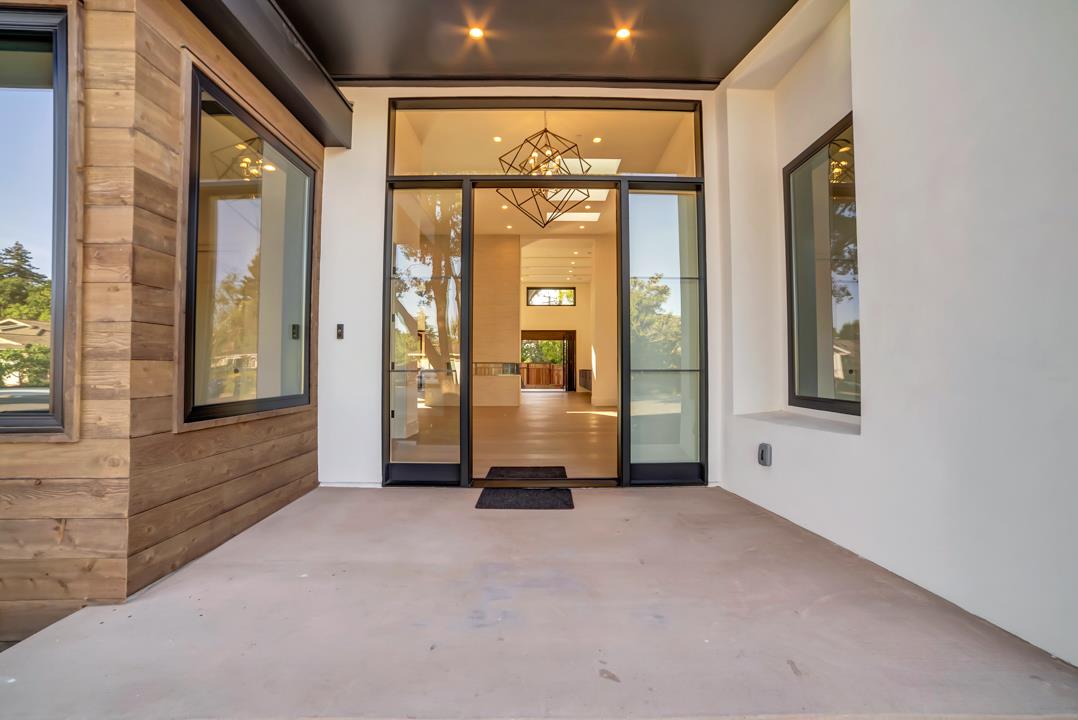 1686 Dalehurst Avenue Los Altos, CA 94024 - Photo 3 of 65 Gallery Image 3