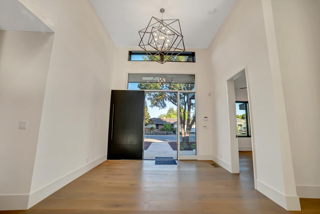 1686 Dalehurst Avenue Los Altos, CA 94024 - Photo 4 of 65 Gallery Image 4
