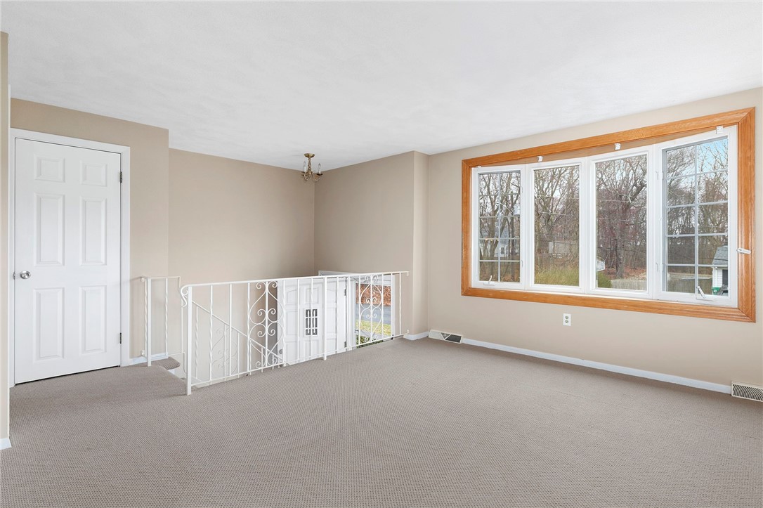 18 Carant Road Warwick, RI 02889 - Photo 5 of 21