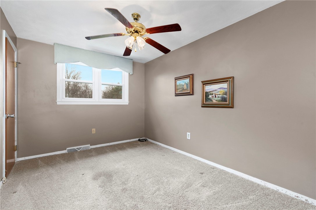 18 Carant Road Warwick, RI 02889 - Photo 10 of 21