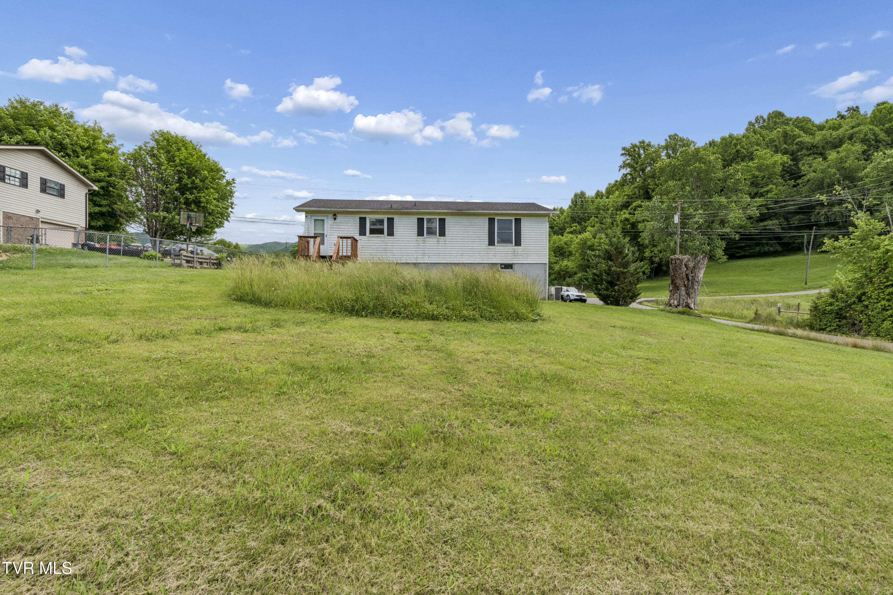 1401 Charity Hill Road Elizabethton, TN 37643 - Photo 19 of 25 Charity-17