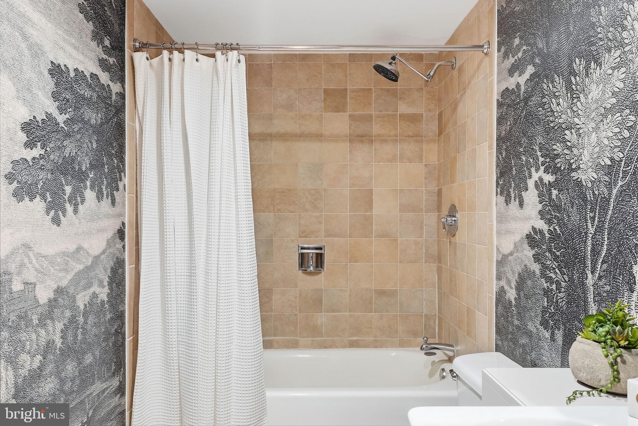 1401 Church Street Northwest, Unit 120 Washington, DC 20005 - Photo 18 of 24 Full bath