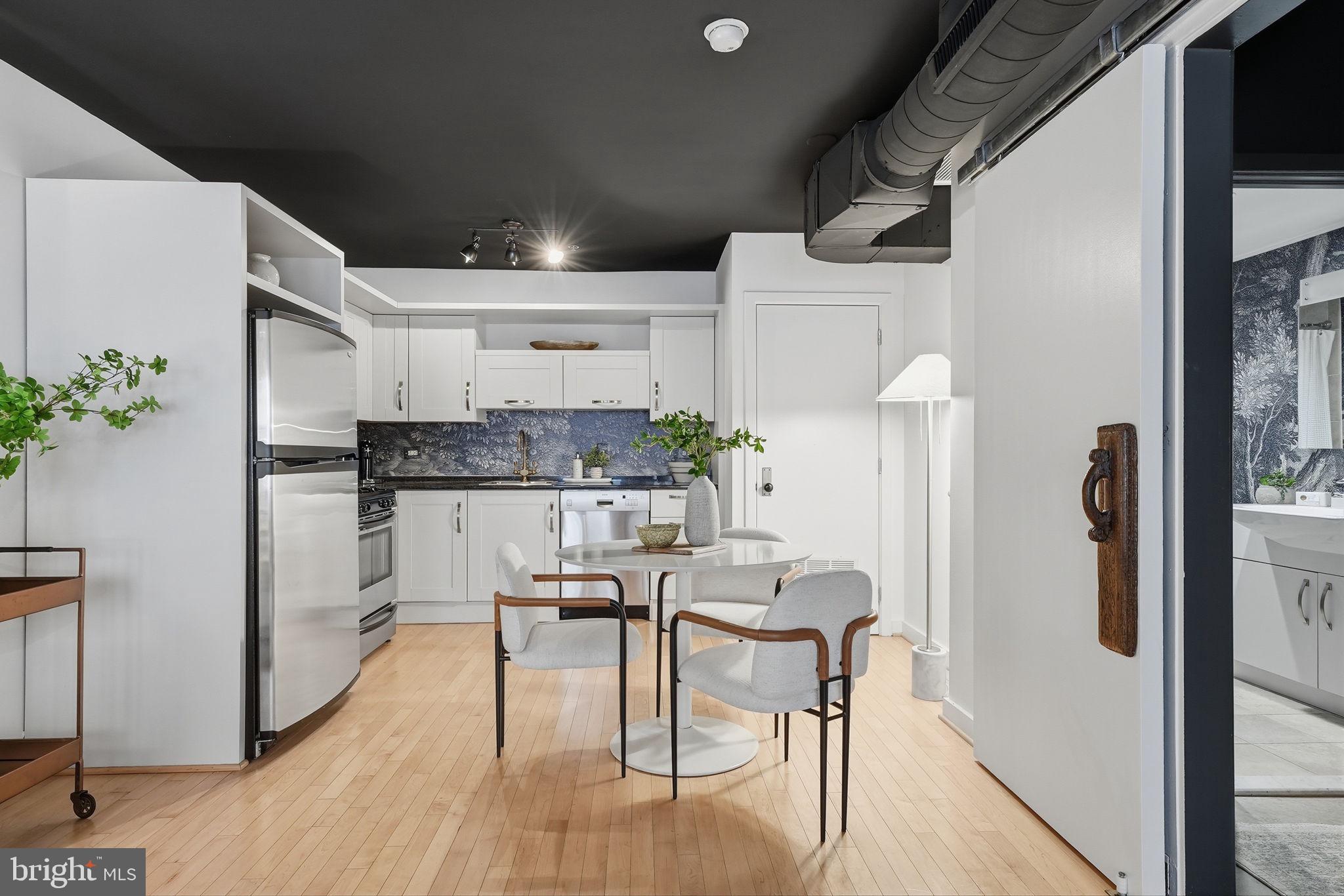 1401 Church Street Northwest, Unit 120 Washington, DC 20005 - Photo 5 of 24 Eat-in Kitchen