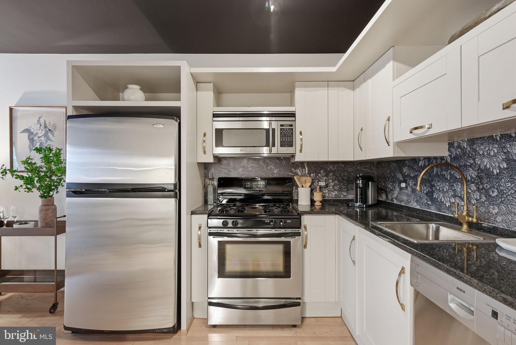 1401 Church Street Northwest, Unit 120 Washington, DC 20005 - Photo 6 of 24 Stainless steel appliances