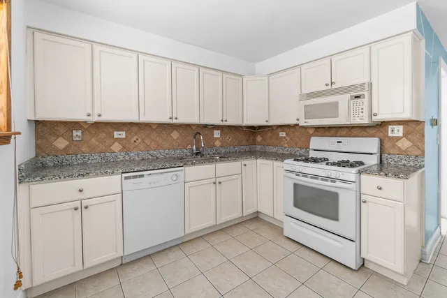 $125,000 | 26 Conti Parkway, Unit 1N, Elmwood Park, IL 60707